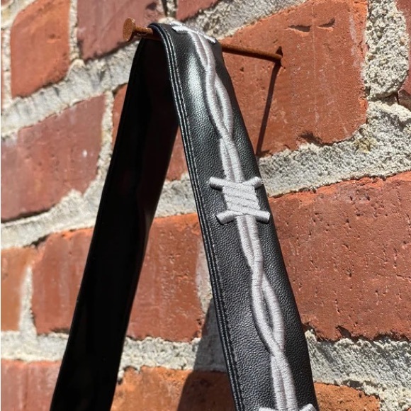 SOLD 🔴 Fashion Brand Company Pammy Purse - Picture 3 of 5